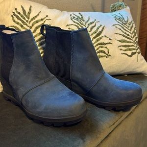 Sorel Women's Joan Of Arctic Wedge II, black and blue Chelsea Boots, Size 9